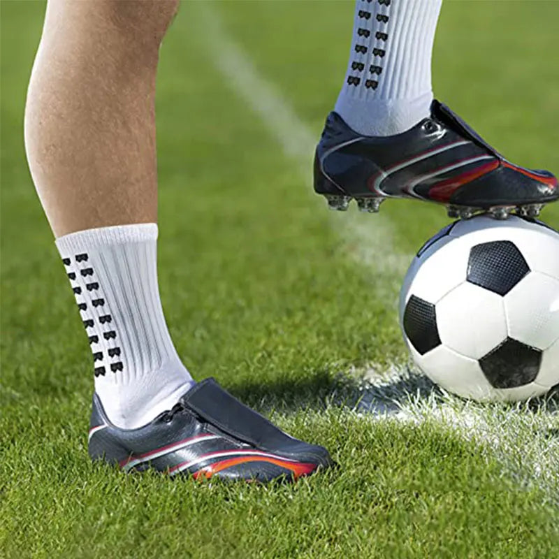 Men’s Grip Soccer Socks and Knee Pads